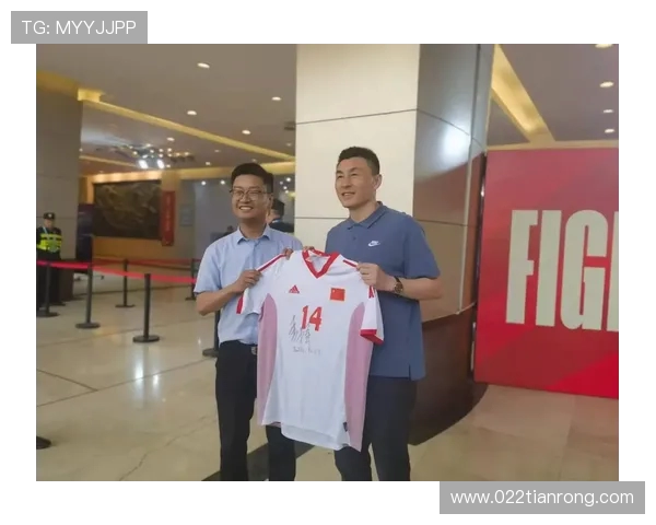 李玮锋：从绿茵场的铁血防线到足球教练的全新挑战与人生转型